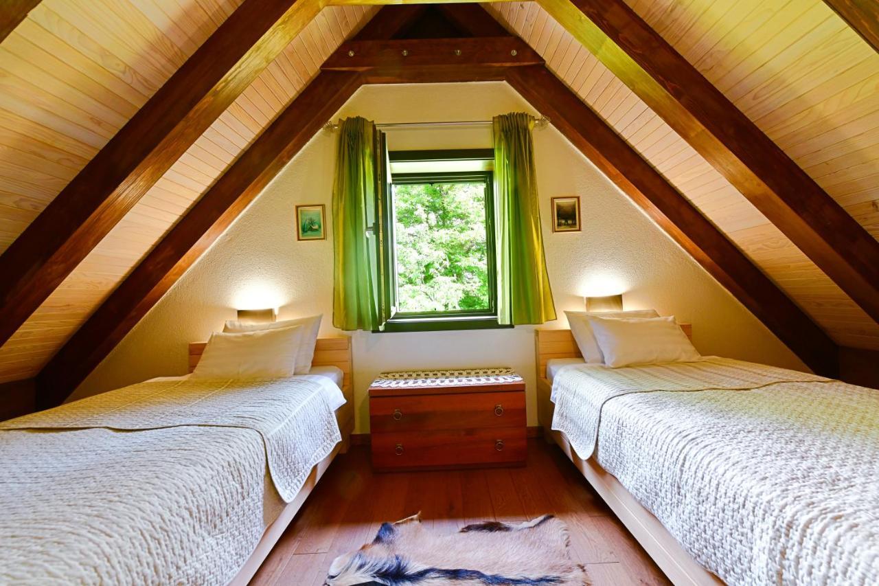 Villa Dobra Plitvička Jezera エクステリア 写真